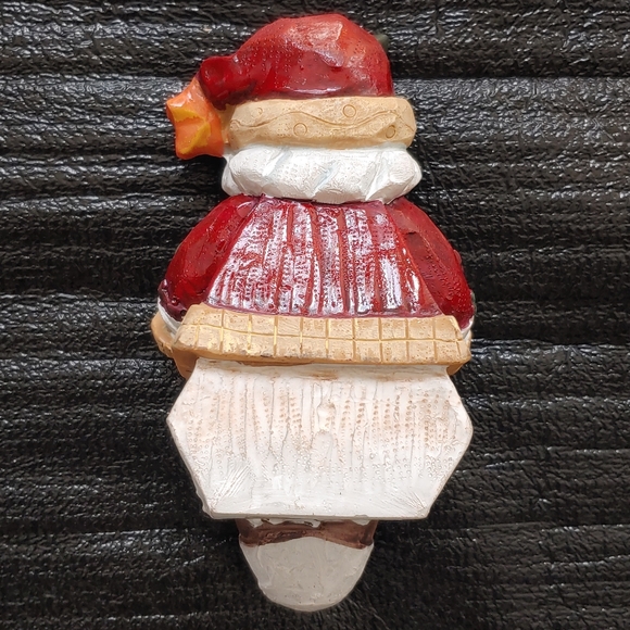 FOUR Christmas holiday figurines. Santa Claus Snowman stocking shelf decorations - Picture 11 of 16